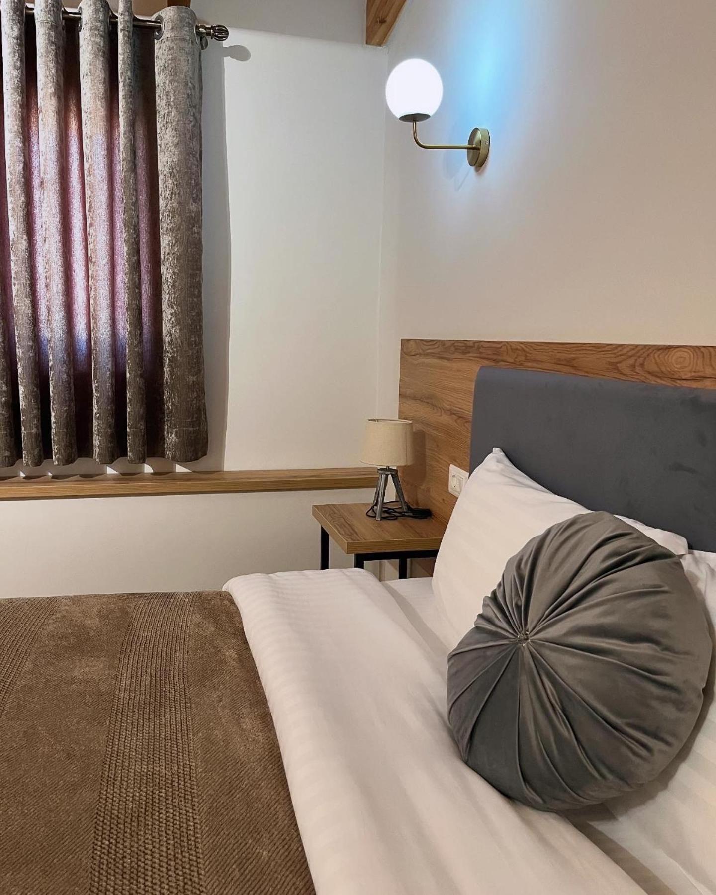 Mili Hotel بيرات المظهر الخارجي الصورة